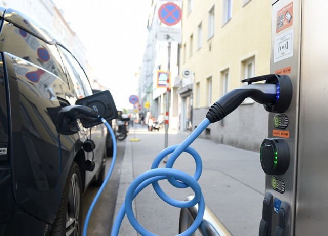 專業制造，品質保證：國內領先汽車充電樁廠家！